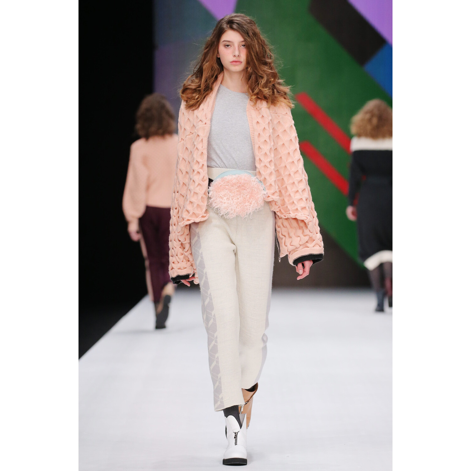 Фото KSENIASERAYA Fall 2018 Ready-to-Wear , Ксения Серая осень зима 2018 , Fashion show , неделя моды в Москве , MBFWRussia , Mercedes Benz Fashion Week , Mainstyles , Mainstyle
